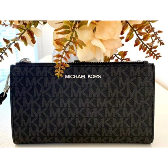 NWT Michael Kors MK Logo Double Zip Black Wallet With Removable Wrist Strap - Picture 1 of 3